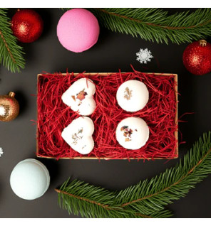 Φυσικές χειροποίητες βόμβες μπάνιου, διαθέσιμες σε διάφορα αρώματα και σχήματα.