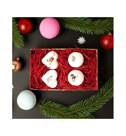 Φυσικές χειροποίητες βόμβες μπάνιου, διαθέσιμες σε διάφορα αρώματα και σχήματα.