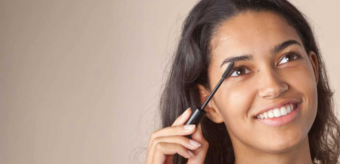 Φυσική mascara και ευαίσθητα μάτια: γιατί η σωστή επιλογή κάνει τη διαφορά